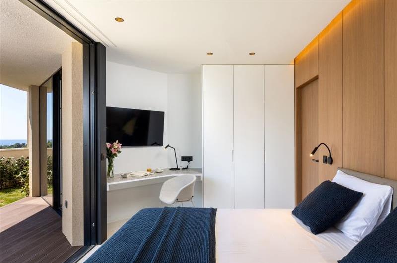 6 Bedroom Villa with Heated Infinity Pool and Sea Views in Dubrovnik, Sleeps 12