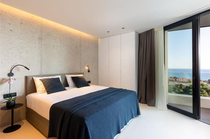 6 Bedroom Villa with Heated Infinity Pool and Sea Views in Dubrovnik, Sleeps 12