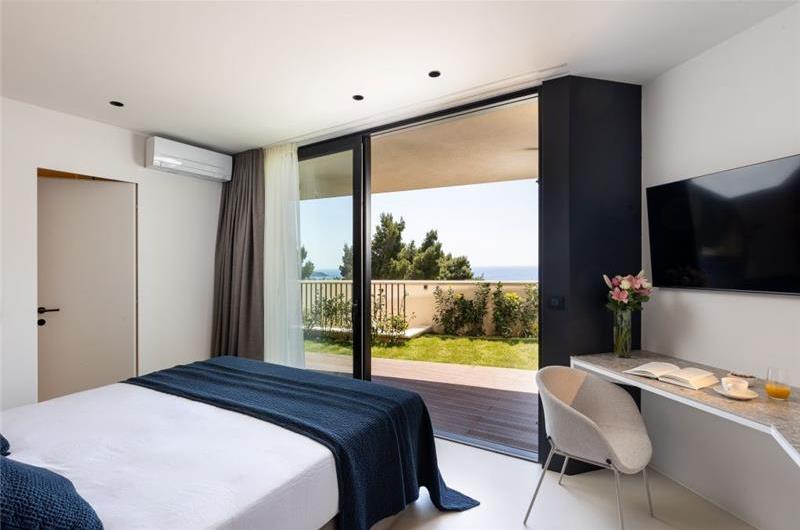 6 Bedroom Villa with Heated Infinity Pool and Sea Views in Dubrovnik, Sleeps 12