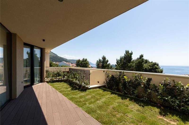6 Bedroom Villa with Heated Infinity Pool and Sea Views in Dubrovnik, Sleeps 12