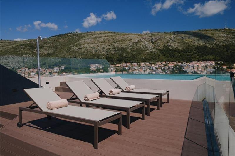 6 Bedroom Villa with Heated Infinity Pool and Sea Views in Dubrovnik, Sleeps 12
