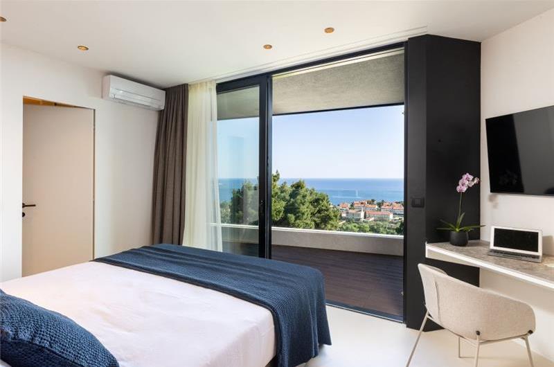 6 Bedroom Villa with Heated Infinity Pool and Sea Views in Dubrovnik, Sleeps 12