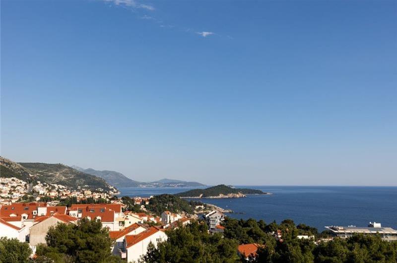 6 Bedroom Villa with Heated Infinity Pool and Sea Views in Dubrovnik, Sleeps 12