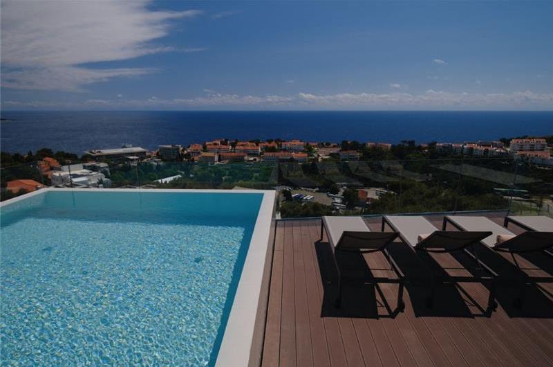 6 Bedroom Villa with Heated Infinity Pool and Sea Views in Dubrovnik, Sleeps 12