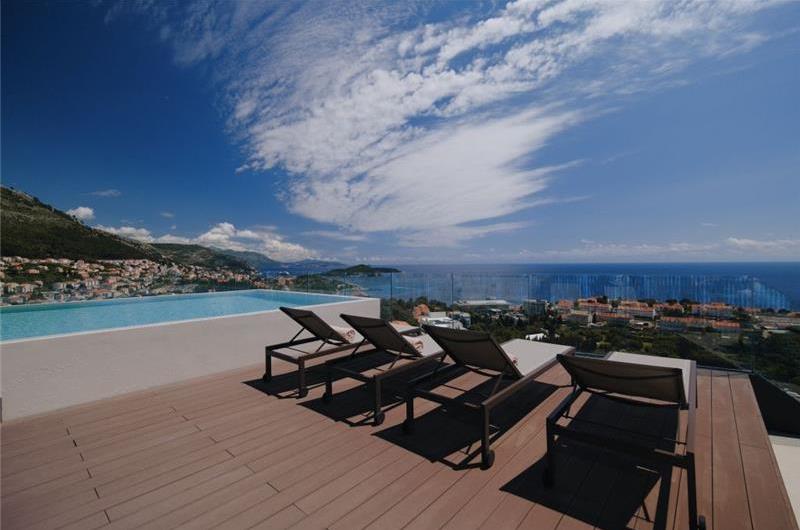 6 Bedroom Villa with Heated Infinity Pool and Sea Views in Dubrovnik, Sleeps 12