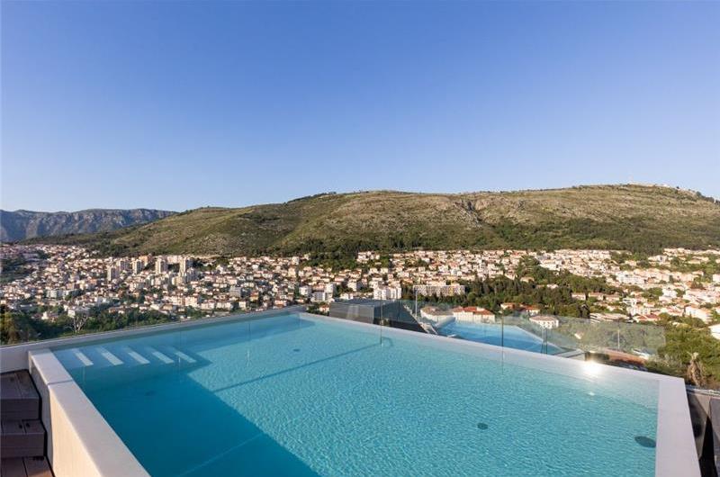 6 Bedroom Villa with Heated Infinity Pool and Sea Views in Dubrovnik, Sleeps 12