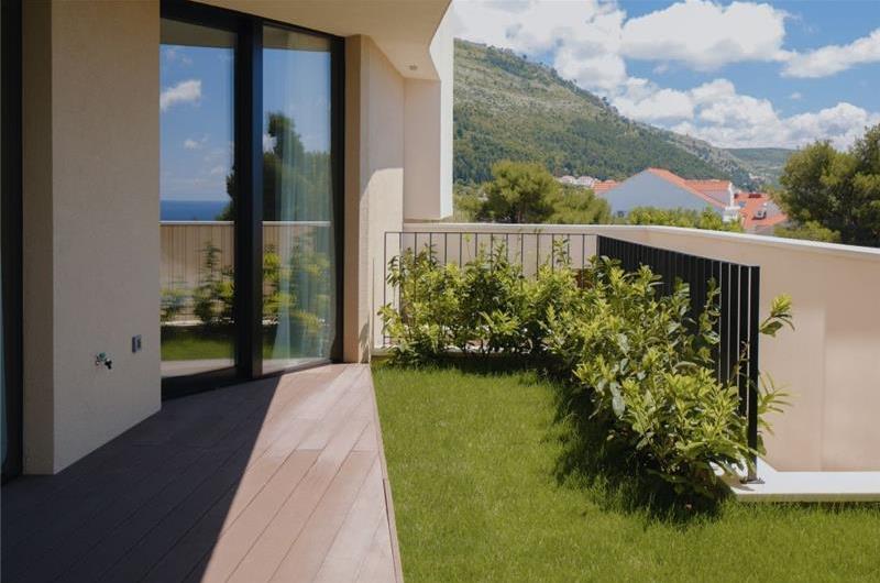 6 Bedroom Villa with Heated Infinity Pool and Sea Views in Dubrovnik, Sleeps 12