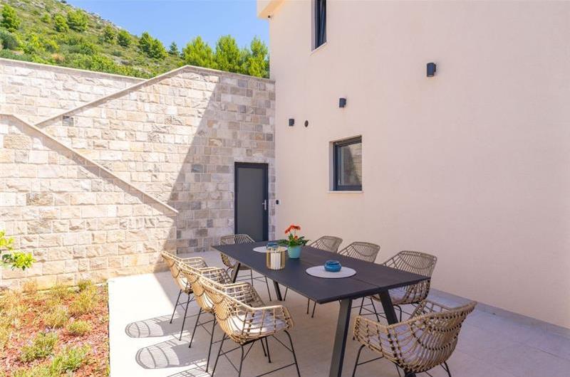 Luxury 4 Bedroom Villa with Infinity Pool, Sauna, Gym, Jacuzzi and Sea Views in Orašac, near Dubrovnik, Sleeps 8