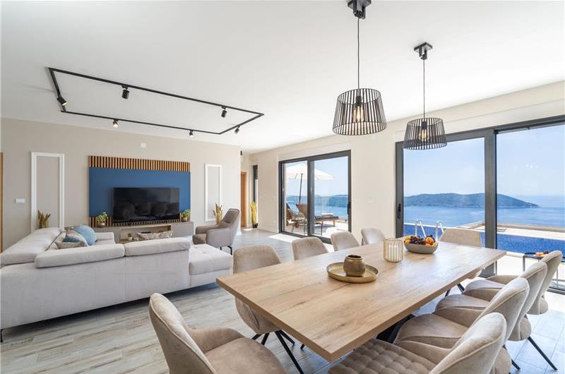 Luxury 4 Bedroom Villa with Infinity Pool, Sauna, Gym, Jacuzzi and Sea Views in Orašac, near Dubrovnik, Sleeps 8