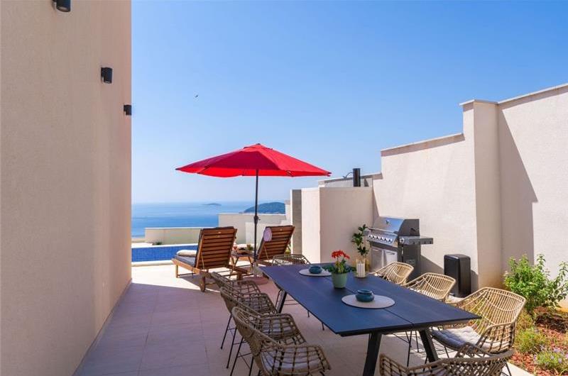 Luxury 4 Bedroom Villa with Infinity Pool, Sauna, Gym, Jacuzzi and Sea Views in Orašac, near Dubrovnik, Sleeps 8