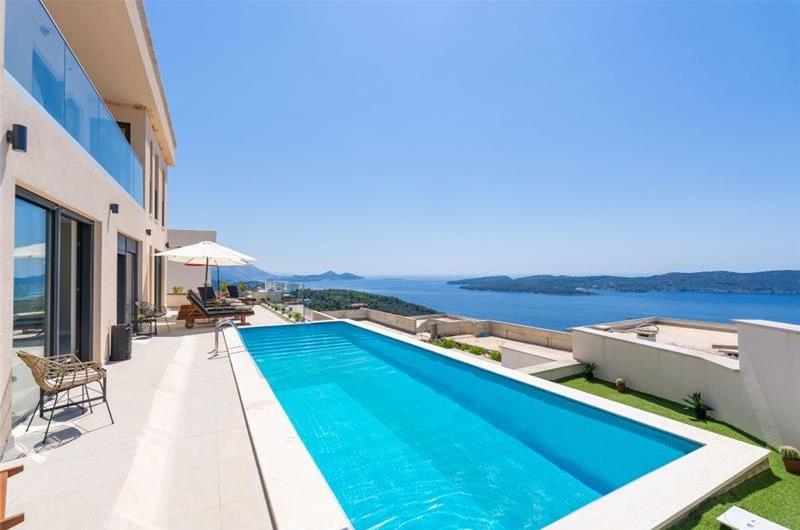 Luxury 4 Bedroom Villa with Infinity Pool, Sauna, Gym, Jacuzzi and Sea Views in Orašac, near Dubrovnik, Sleeps 8
