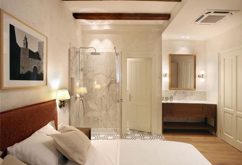 Luxury 5 Bedroom Villa with Heated Pool and Sea Views in Dubrovnik, Sleeps 10