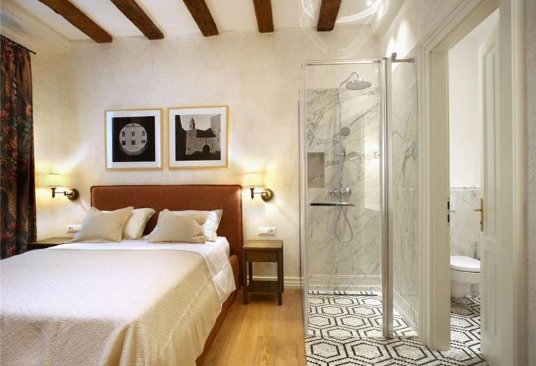 Luxury 5 Bedroom Villa with Heated Pool and Sea Views in Dubrovnik, Sleeps 10