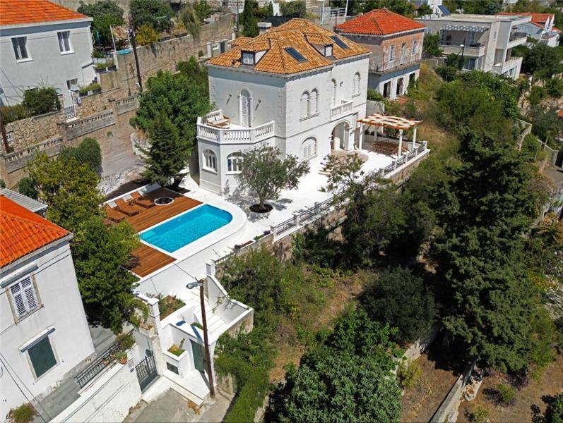 Sea-view villa in Dubrovnik, photograph 1