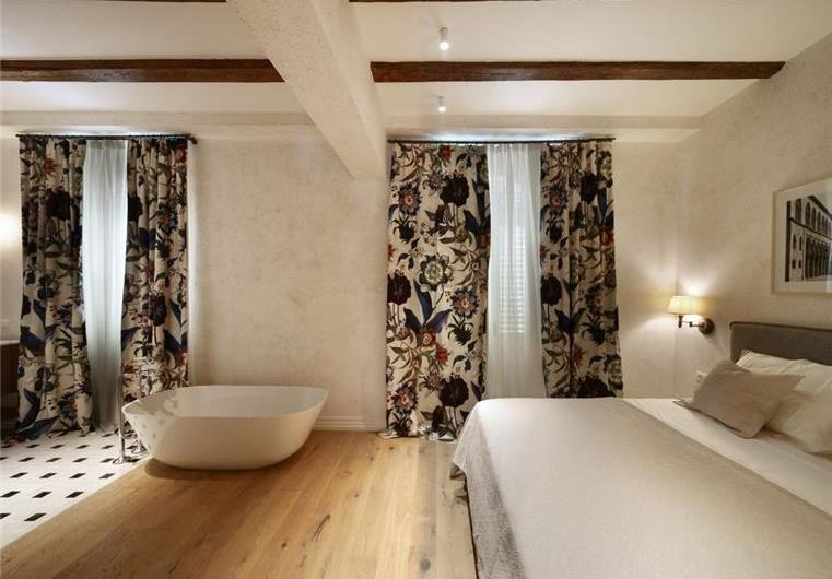 Luxury 5 Bedroom Villa with Heated Pool and Sea Views in Dubrovnik, Sleeps 10