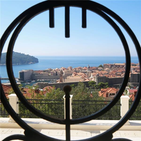 Sea-view villa in Dubrovnik, photograph 26