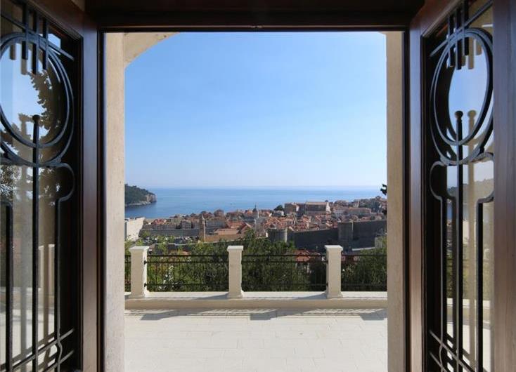 Luxury 5 Bedroom Villa with Heated Pool and Sea Views in Dubrovnik, Sleeps 10