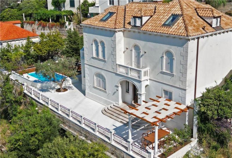 Sea-view villa in Dubrovnik, photograph 3