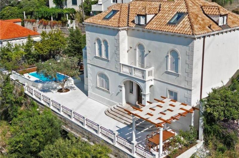 Luxury 5 Bedroom Villa with Heated Pool and Sea Views in Dubrovnik, Sleeps 10