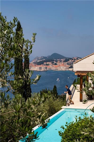 Sea-view villa in Sveti Jakov, photograph 11