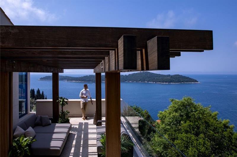 Luxury 4 Bedroom Villa with Infinity Pool, Sauna and Sea Views in Sveti Jakov, near Dubrovnik, Sleeps 8