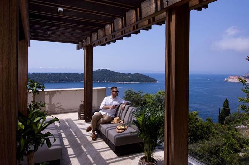 Luxury 4 Bedroom Villa with Infinity Pool, Sauna and Sea Views in Sveti Jakov, near Dubrovnik, Sleeps 8