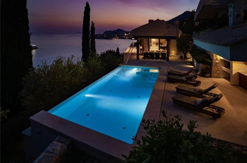 Luxury 4 Bedroom Villa with Infinity Pool, Sauna and Sea Views in Sveti Jakov, near Dubrovnik, Sleeps 8