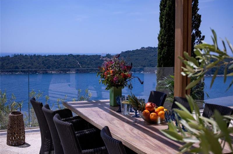 Luxury 4 Bedroom Villa with Infinity Pool, Sauna and Sea Views in Sveti Jakov, near Dubrovnik, Sleeps 8