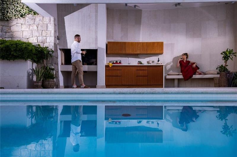 Luxury 4 Bedroom Villa with Infinity Pool, Sauna and Sea Views in Sveti Jakov, near Dubrovnik, Sleeps 8