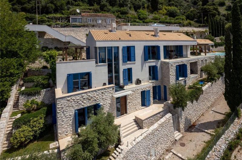 Luxury 4 Bedroom Villa with Infinity Pool, Sauna and Sea Views in Sveti Jakov, near Dubrovnik, Sleeps 8