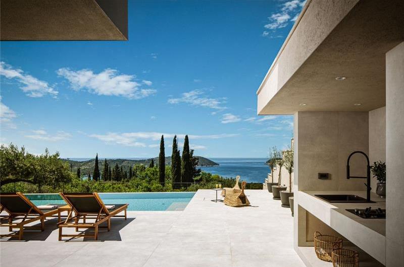 6 Bedroom Villa with Heated Infinity Pool and Sea Views in Orašac, Dubrovnik Riviera, sleeps 10-12