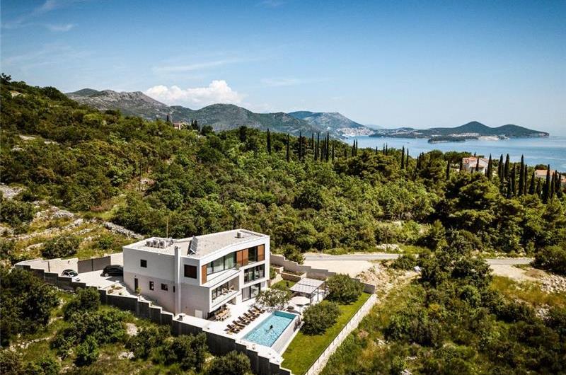 6 Bedroom Villa with Heated Infinity Pool and Sea Views in Orašac, Dubrovnik Riviera, sleeps 10-12