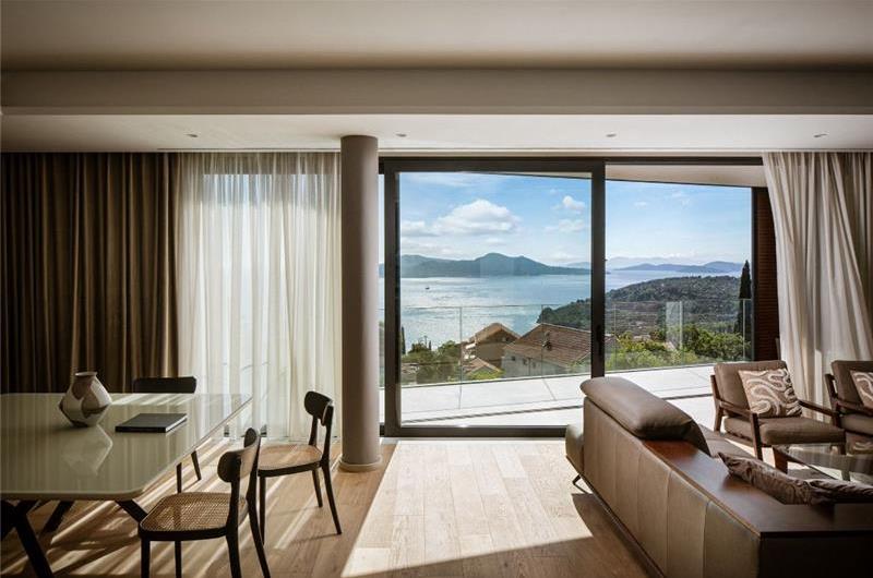 6 Bedroom Villa with Heated Infinity Pool and Sea Views in Orašac, Dubrovnik Riviera, sleeps 10-12