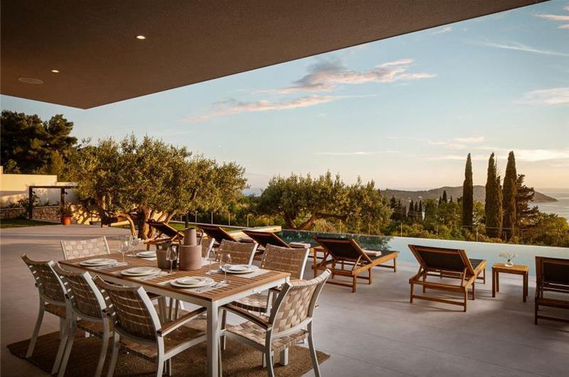 6 Bedroom Villa with Heated Infinity Pool and Sea Views in Orašac, Dubrovnik Riviera, sleeps 10-12