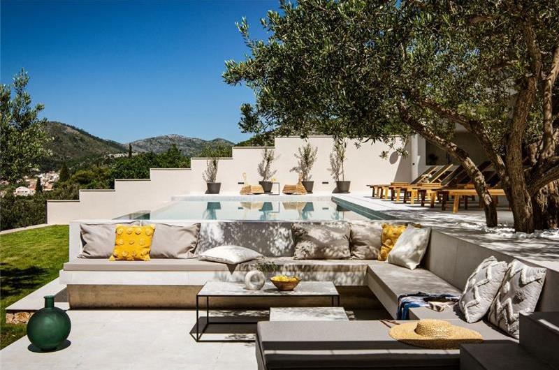 6 Bedroom Villa with Heated Infinity Pool and Sea Views in Orašac, Dubrovnik Riviera, sleeps 10-12