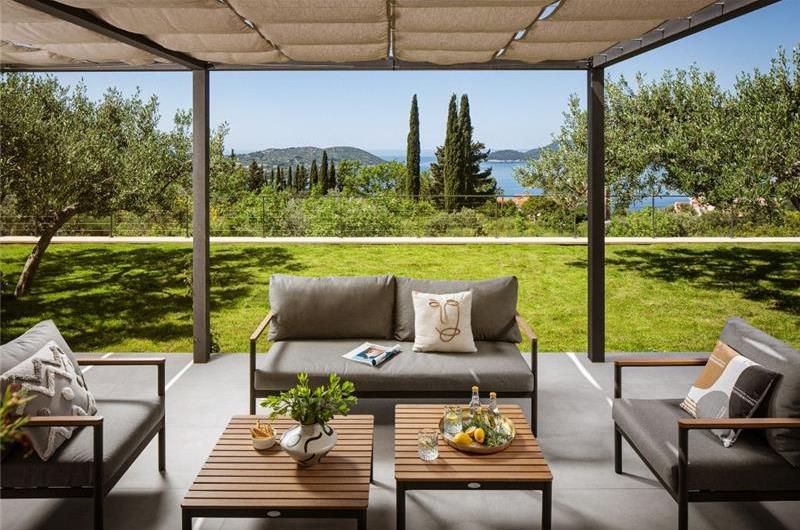 6 Bedroom Villa with Heated Infinity Pool and Sea Views in Orašac, Dubrovnik Riviera, sleeps 10-12