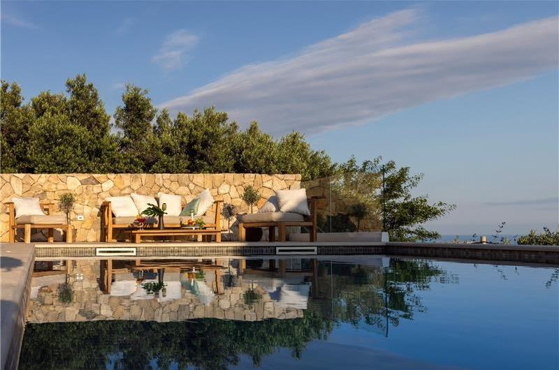 4 Bedroom Villa with Pool and Sea Views in Orašac, near Dubrovnik, Sleeps 8
