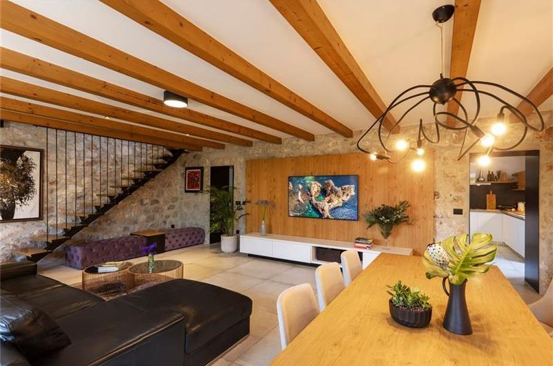 4 Bedroom Villa with Pool and Sea Views in Orašac, near Dubrovnik, Sleeps 8