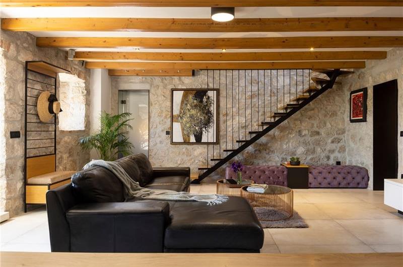 4 Bedroom Villa with Pool and Sea Views in Orašac, near Dubrovnik, Sleeps 8