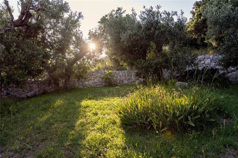 4 Bedroom Villa with Pool and Sea Views in Orašac, near Dubrovnik, Sleeps 8