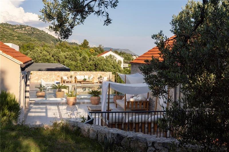 4 Bedroom Villa with Pool and Sea Views in Orašac, near Dubrovnik, Sleeps 8