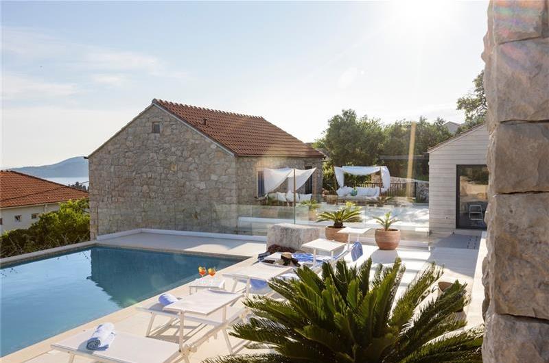 4 Bedroom Villa with Pool and Sea Views in Orašac, near Dubrovnik, Sleeps 8