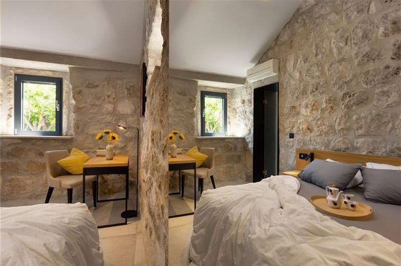 4 Bedroom Villa with Pool and Sea Views in Orašac, near Dubrovnik, Sleeps 8