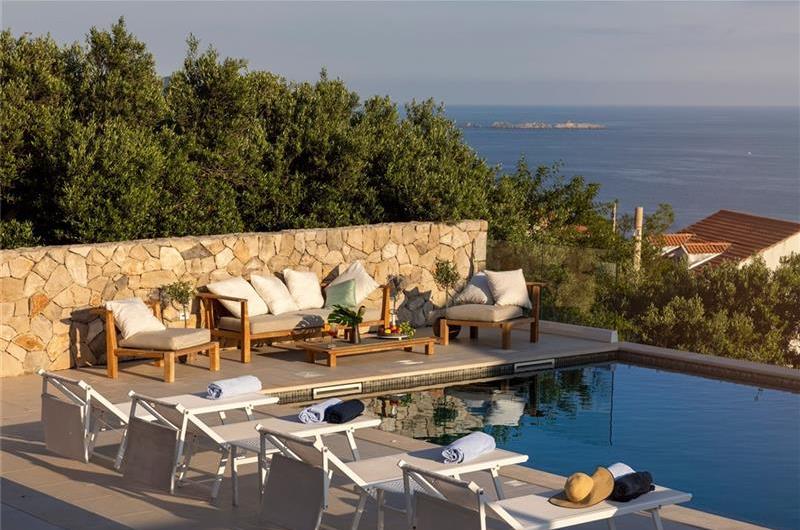 4 Bedroom Villa with Pool and Sea Views in Orašac, near Dubrovnik, Sleeps 8