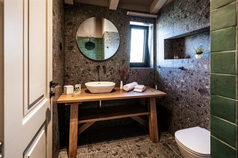 3 Bedroom Villa with Infinity Pool and Sea Views in Slano, Dubrovnik, Sleeps 6