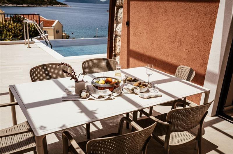 3 Bedroom Villa with Infinity Pool and Sea Views in Slano, Dubrovnik, Sleeps 6