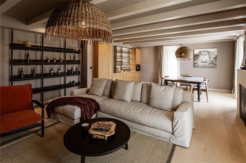 3 Bedroom Villa with Infinity Pool and Sea Views in Slano, Dubrovnik, Sleeps 6