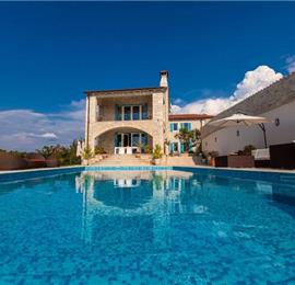 4 Bedroom Luxury Villa with Pool near Buje, Istria, Sleeps 8