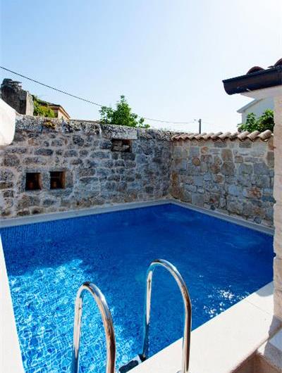 3 Bedroom Villa with Plunge Pool near Vrsar - Istria, sleeps 5